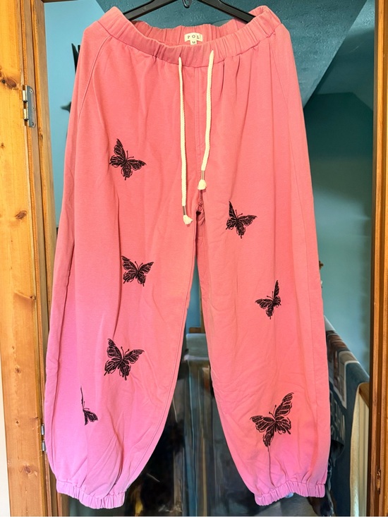 POL Pants - NWOT POL Butterfly Print Pink Jogger Bottoms